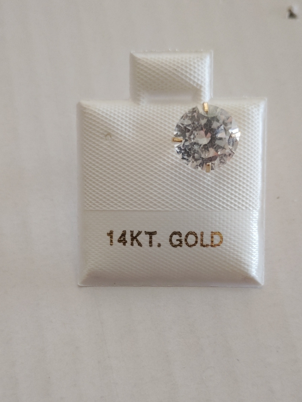 14KT Gold Single Stud Earring - Classic Sparkle